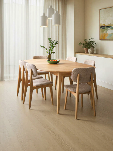 Stuhl aus massiver Eiche Natur Bouclé 81 cm Mevis