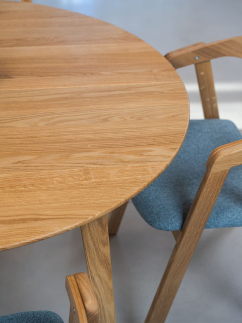 Esstisch aus massivem Eichenholz in Natur 120–220 cm Nico