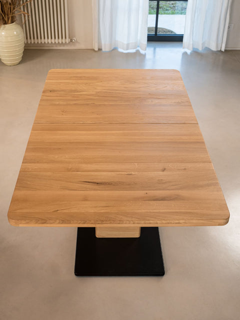 Ausziehbarer Esstisch aus massiver Eiche weiß geölt 160–250×90×75 cm Sorgente