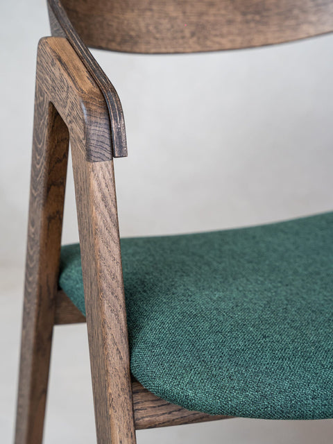 Stuhl aus Eiche massiv rauchig geölt 79 cm weicher Sitz Sorano