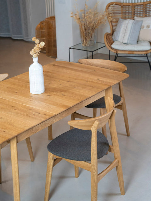 Ausziehbarer Esstisch aus massiver Eiche Natur modern Vega