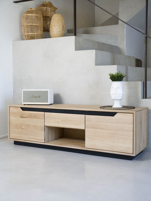  TV-Schrank aus massiver Eiche weiß geölt 160×42×50 cm Adena