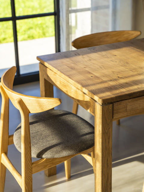 Ausziehbarer Esstisch aus massivem Eichenholz in Wildeiche Cancun