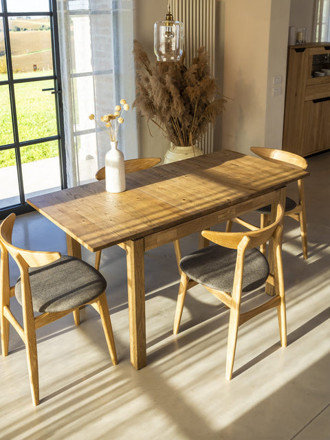 Ausziehbarer Esstisch aus massivem Eichenholz in Wildeiche Cancun