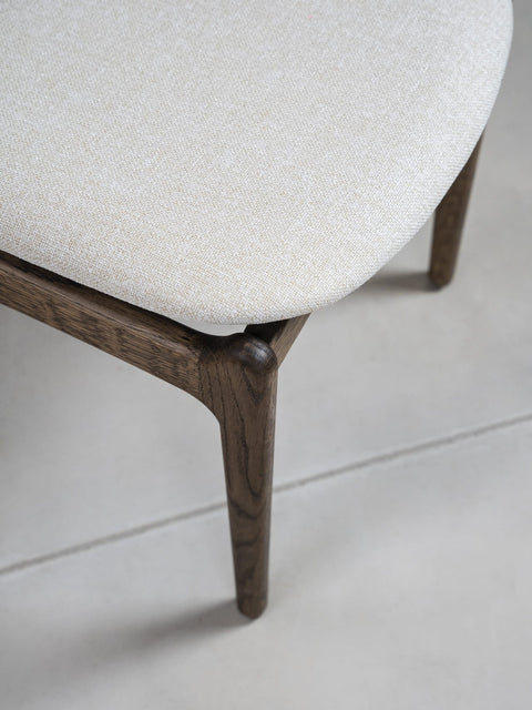 Esszimmerstuhl aus Eiche massiv rauchig geölt 79 cm Loreto