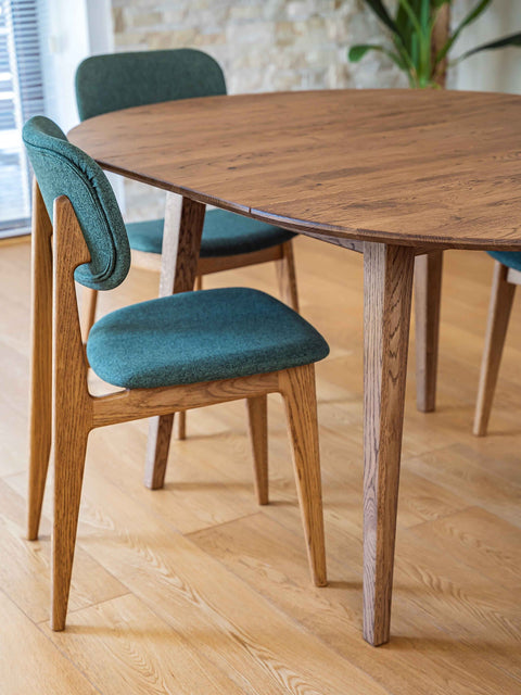 Ausziehbarer Esstisch aus massivem Eichenholz Braun modern Sun