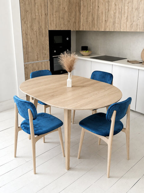 Stuhl Mevis aus massiver Eiche Nordisch mit Stoffbezug und gepolstertem Sitz 81 cm